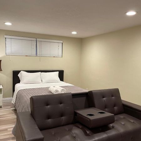 Lovely Room In Private House Near Disneyland Anaheim Exteriér fotografie
